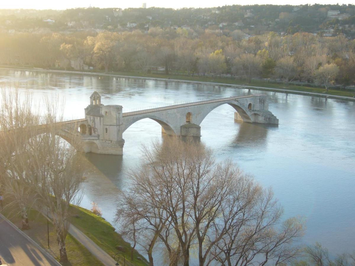 Studio Charmant Et Calme Villeneuve Les Avignon Entree Et Cour Independantes Climatisation Piscine Parking 外观 照片