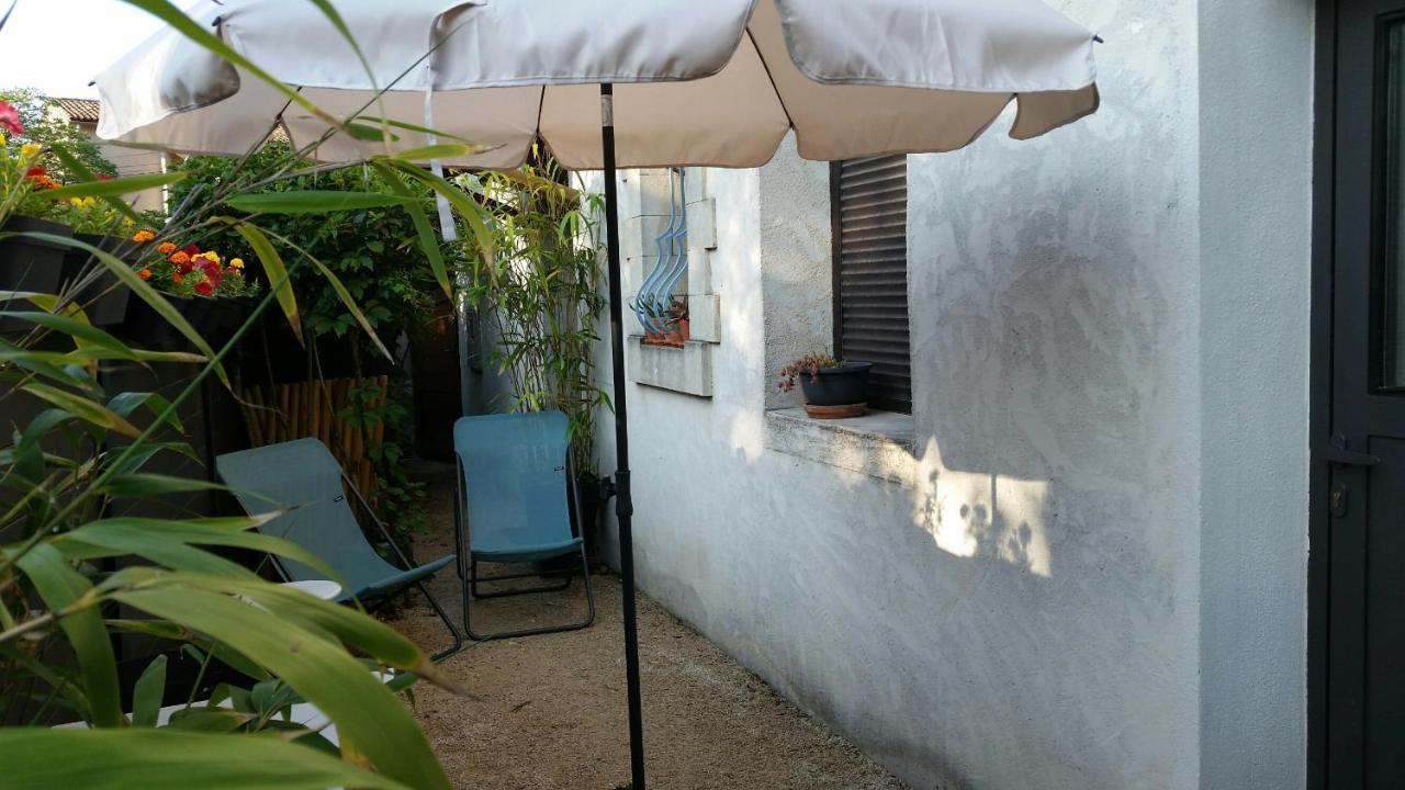 Studio Charmant Et Calme Villeneuve Les Avignon Entree Et Cour Independantes Climatisation Piscine Parking 外观 照片
