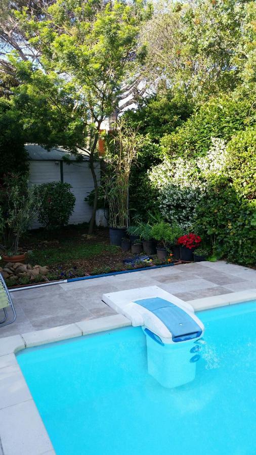 Studio Charmant Et Calme Villeneuve Les Avignon Entree Et Cour Independantes Climatisation Piscine Parking 外观 照片